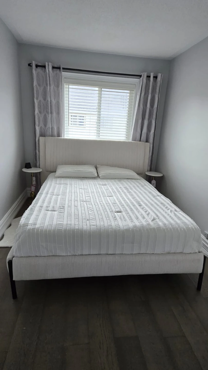 Queen bed+Mattress - photo 2