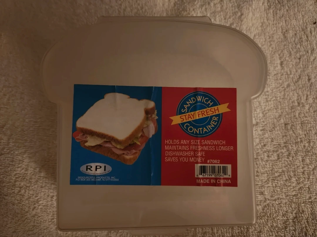 NEW Sandwich Stay Fresh bread Container 🏈