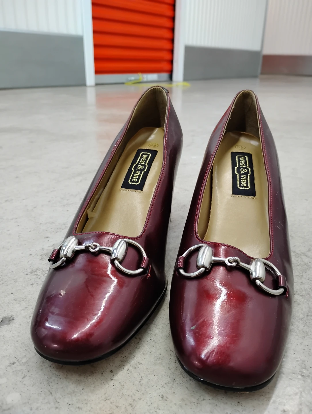 West & Vine Burgundy Heeled Shoes Size 8.5 - photo 2