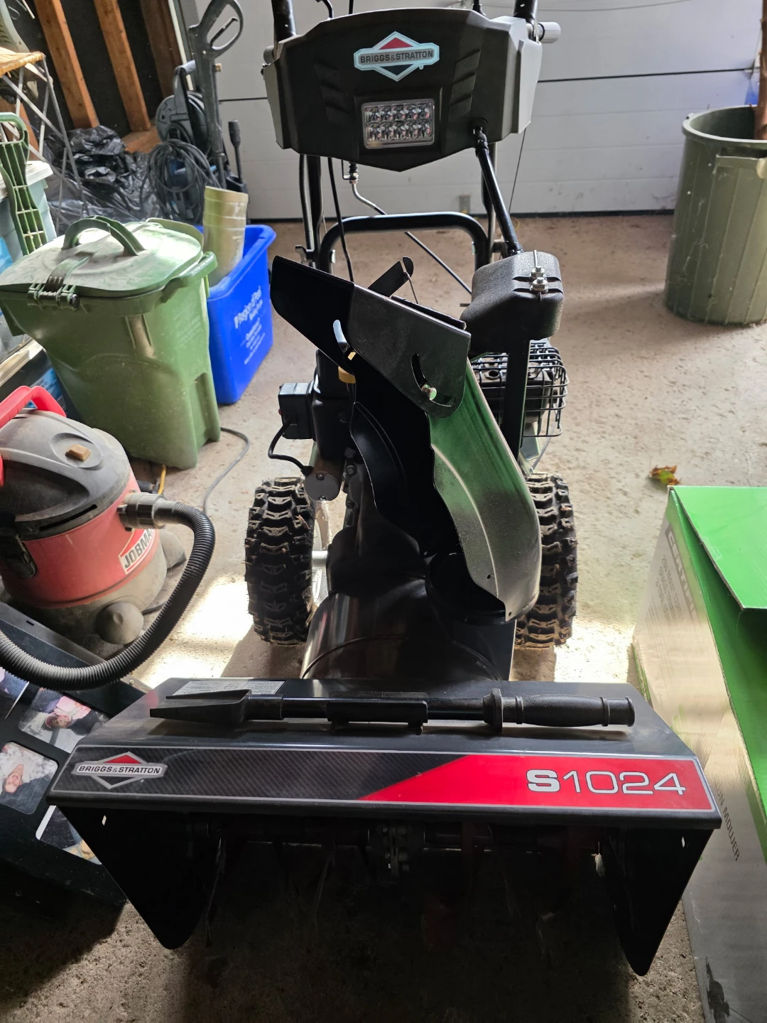 Briggs & Stratton S1024 Snowblower