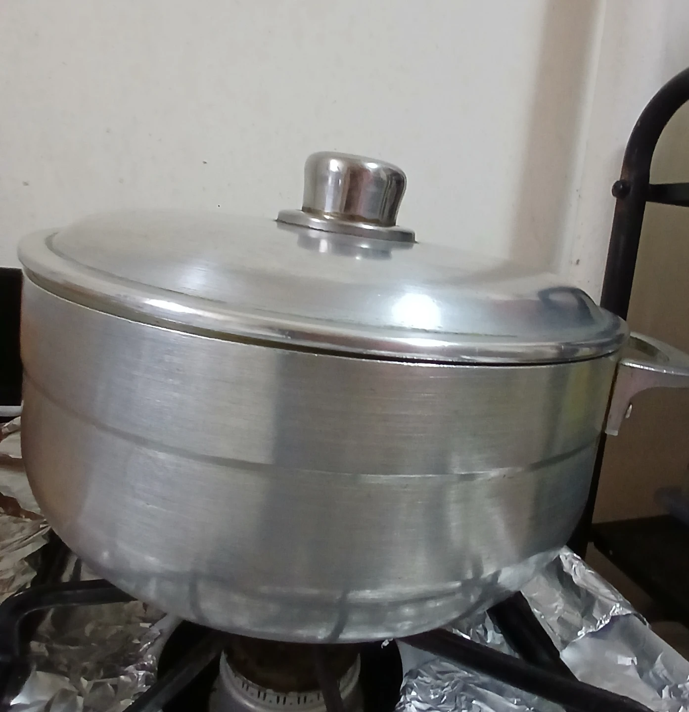 Large Aluminum Cooking Pot with Lid🏈