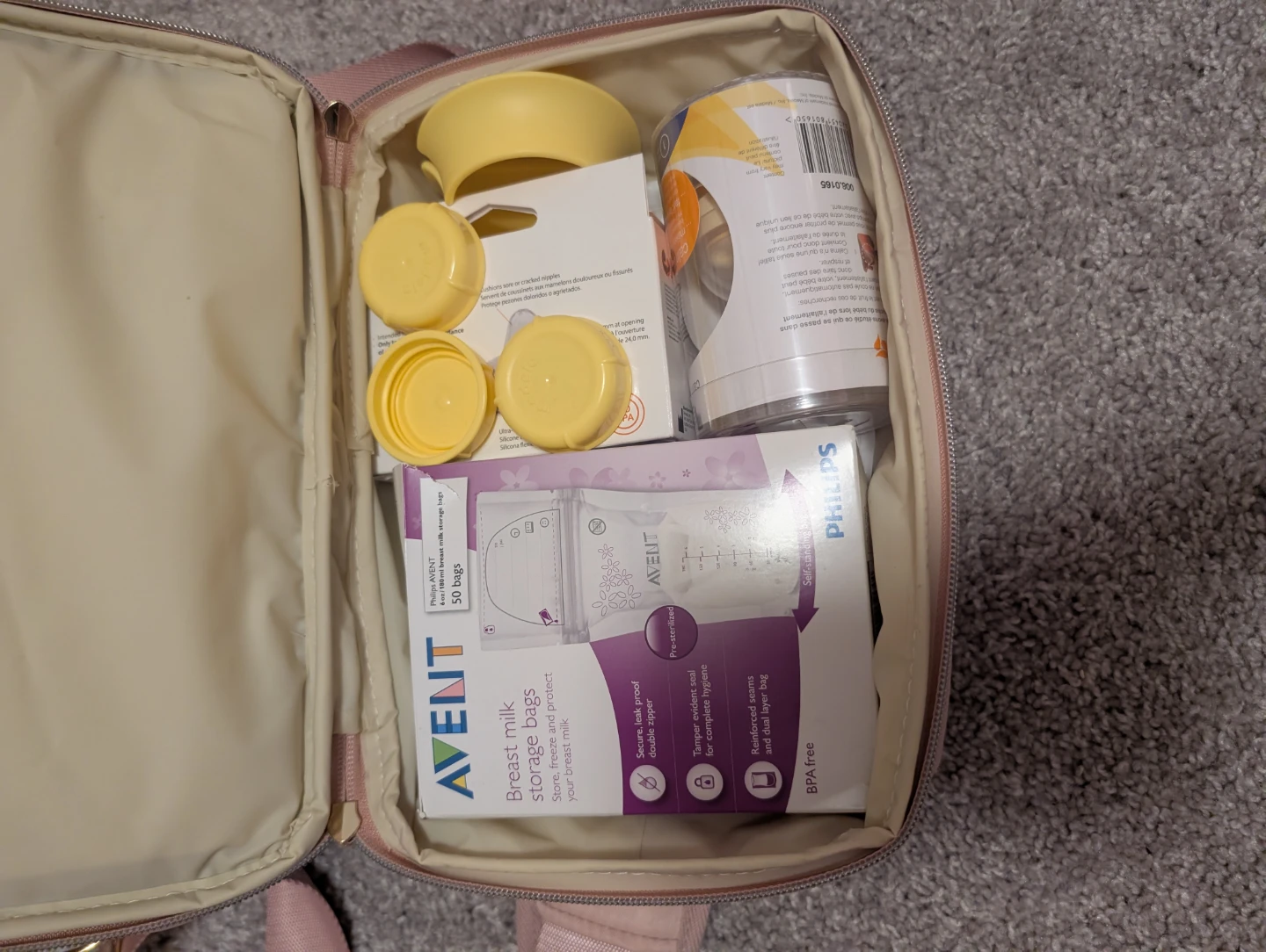 Medela Freestyle Dual Breast Pump plus supplies - photo 3