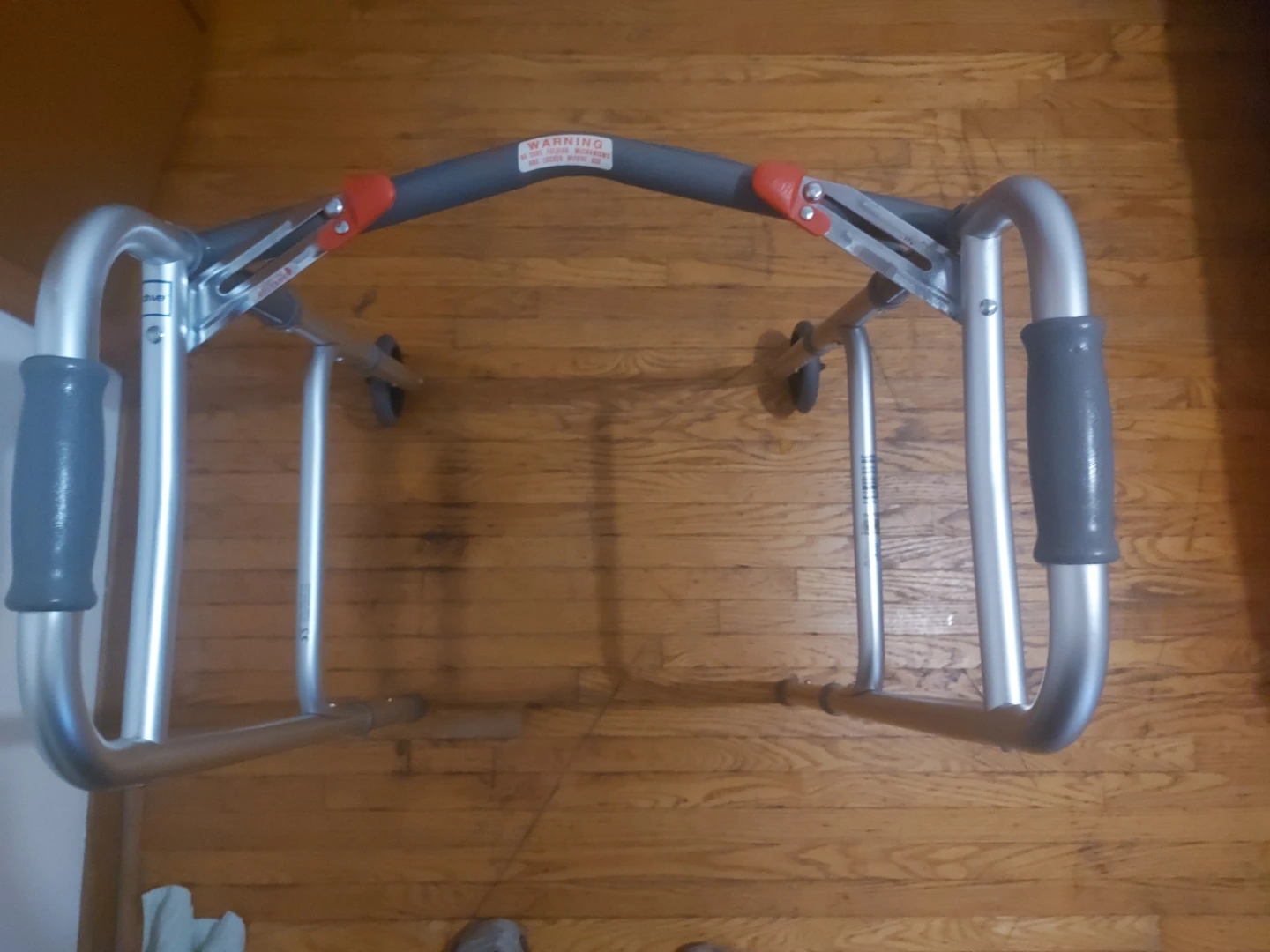 Selling my used like brand new walker - photo 2