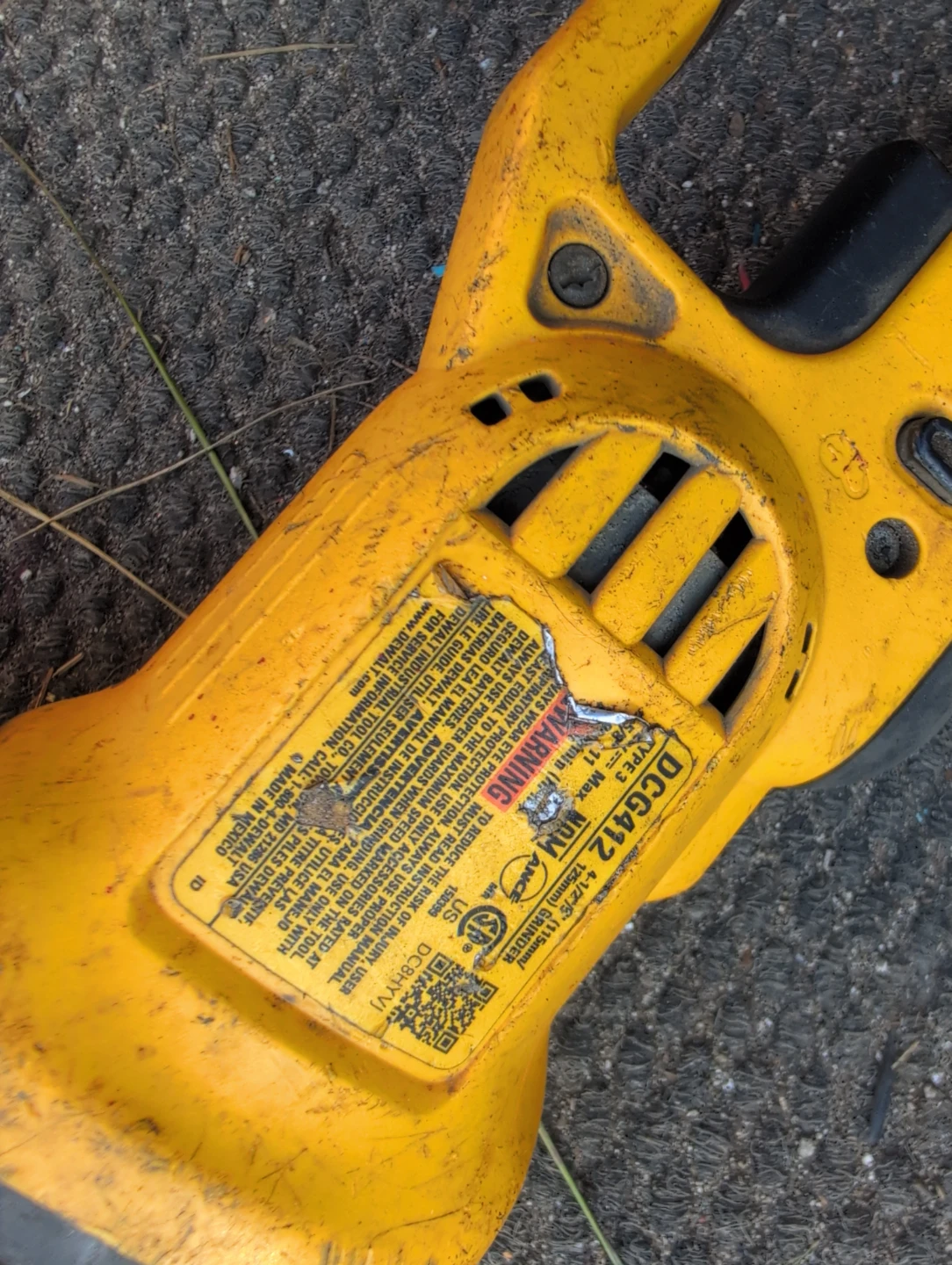 DEWALT 20V MAX 4-1/2 Inch Grinder DCG412 - photo 2