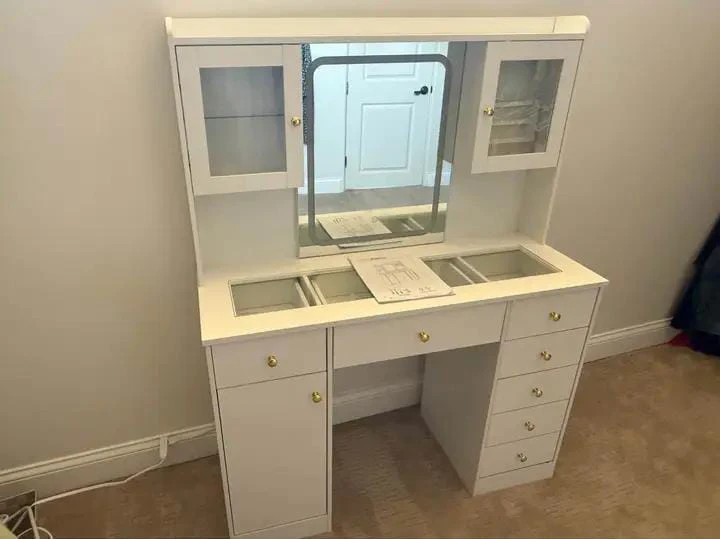 White Vanity Table with LED Mirror - photo 2
