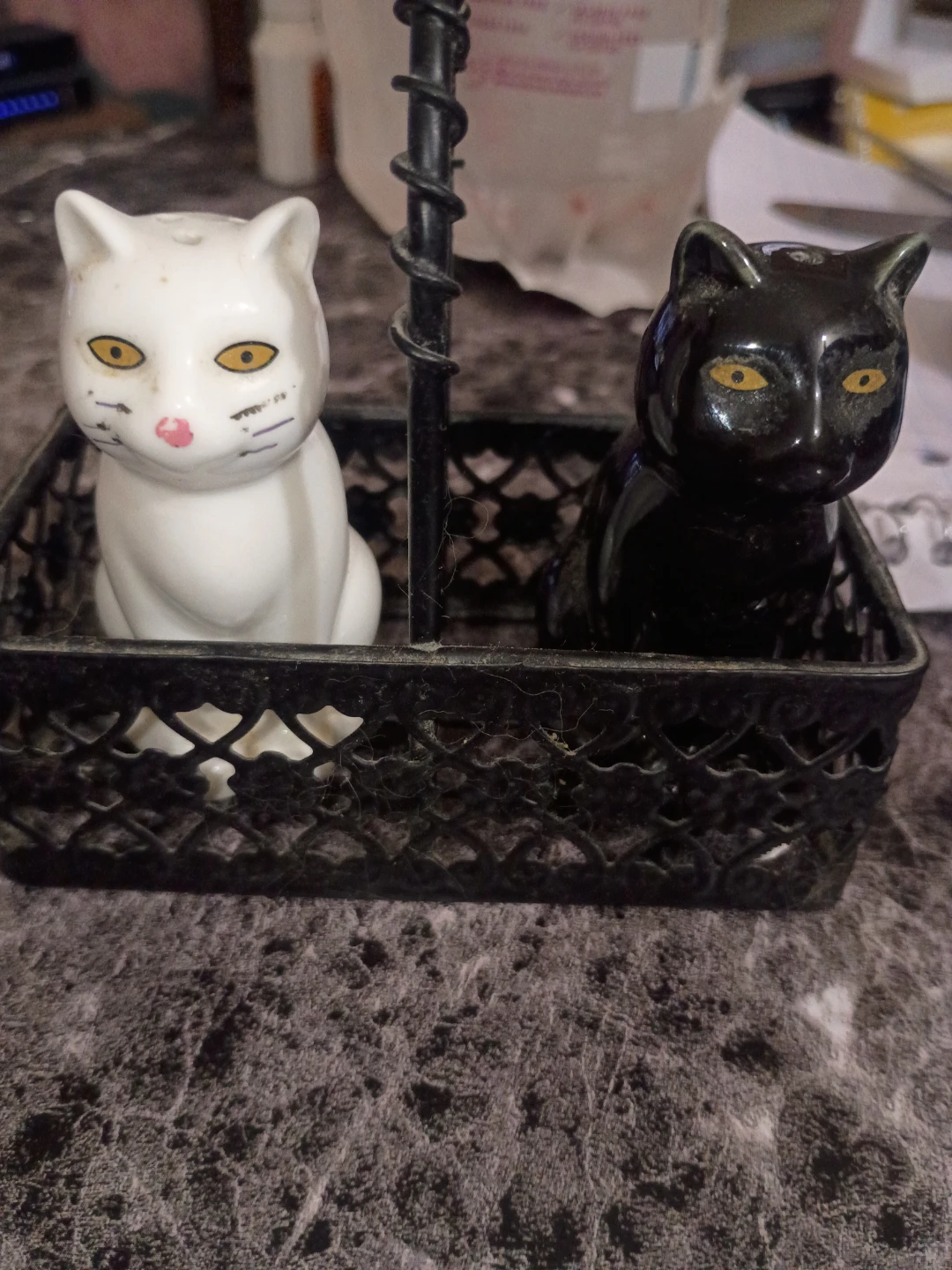 Ceramic Cat Salt and Pepper Shakers with Metal Holder