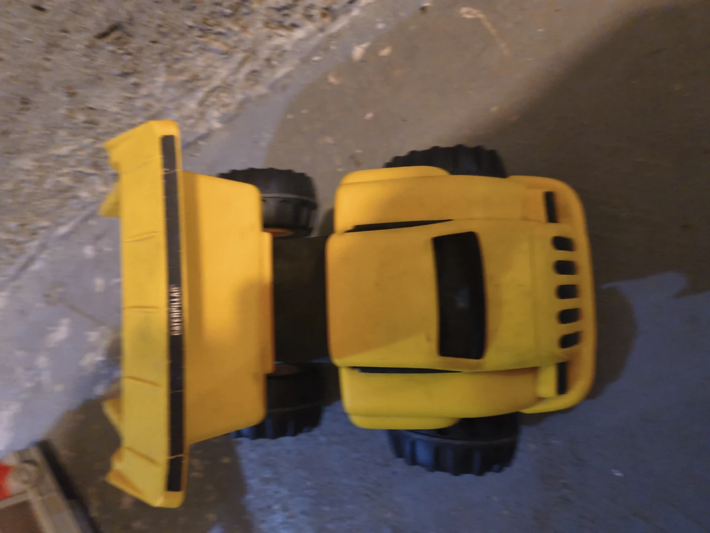 Caterpillar Yellow Dump Truck Toy - photo 3