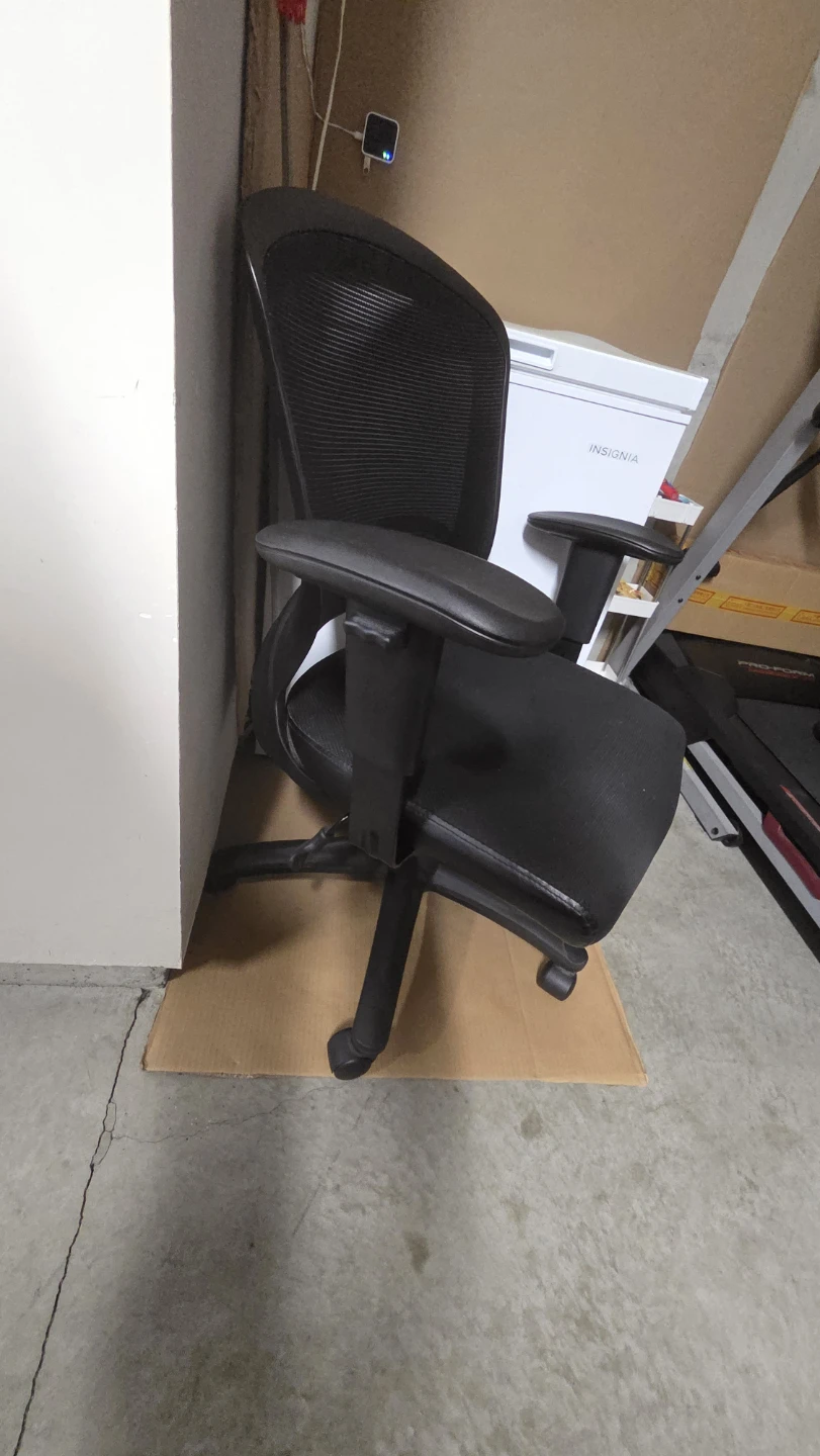 Black mesh office chair - photo 2