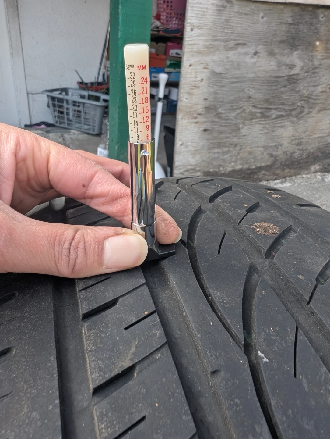 Akita 18-inch Rim and 225/40ZR18 Tire - photo 3