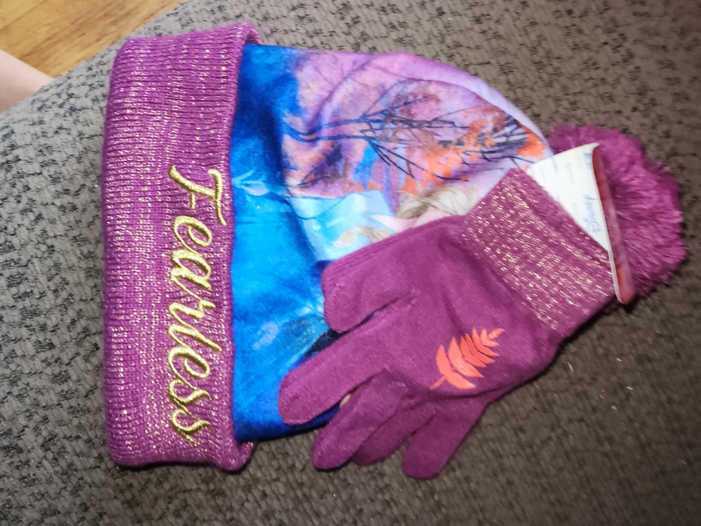 Disney Frozen Beanie and Glove Set (2)