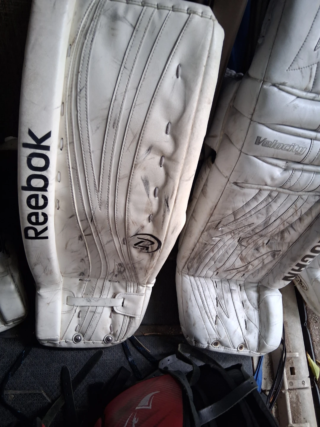 Goalie pads - photo 5