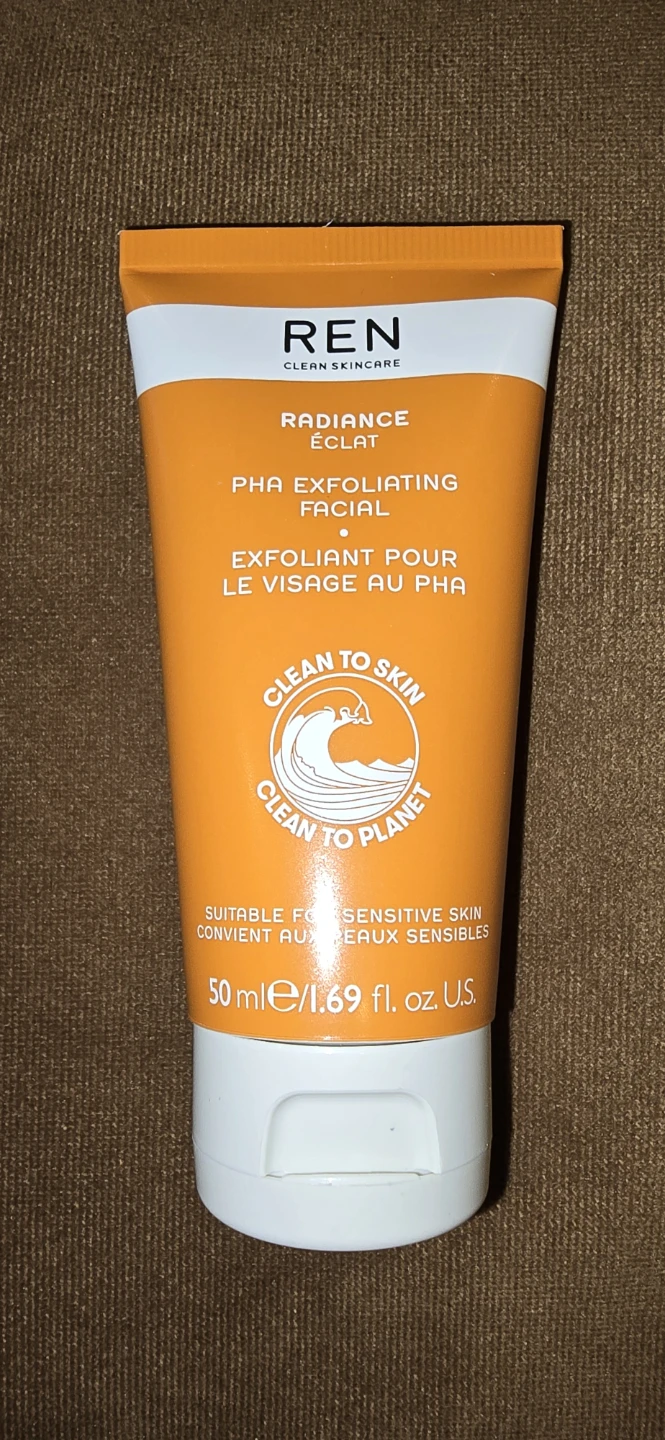 REN Clean Skincare Radiance PHA Exfoliating Facial - photo 2