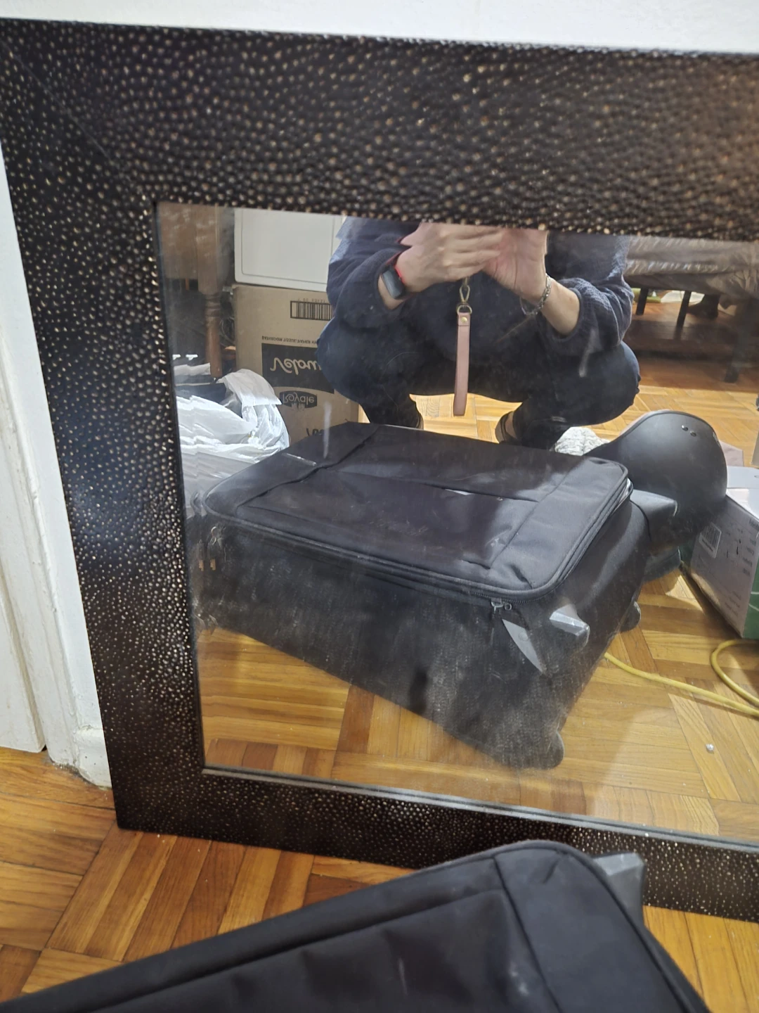 🏈Large decorative wall mirror with textured black frame - photo 4