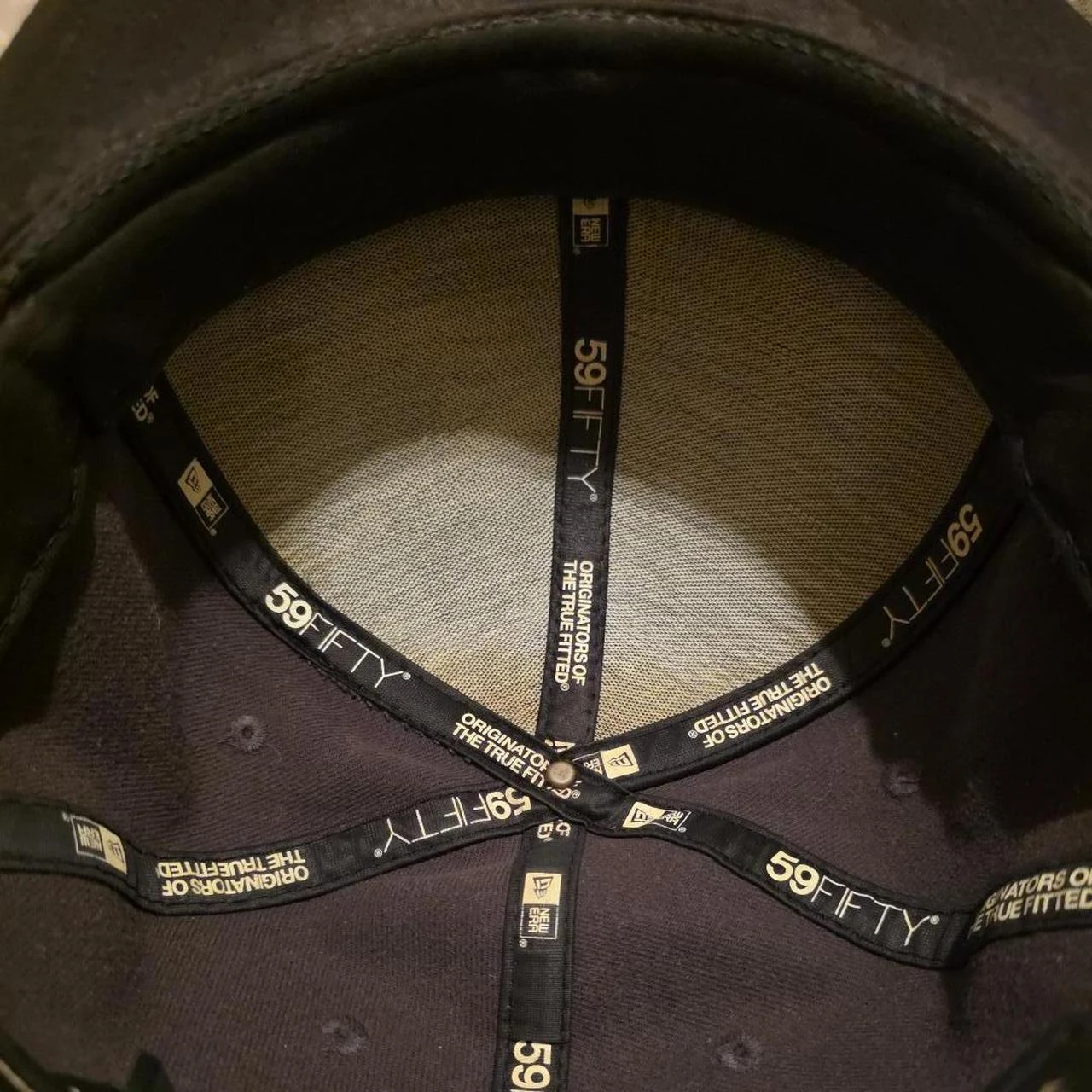 New Era Looney Tunes Bugs Bunny 59FIFTY Hat - photo 3