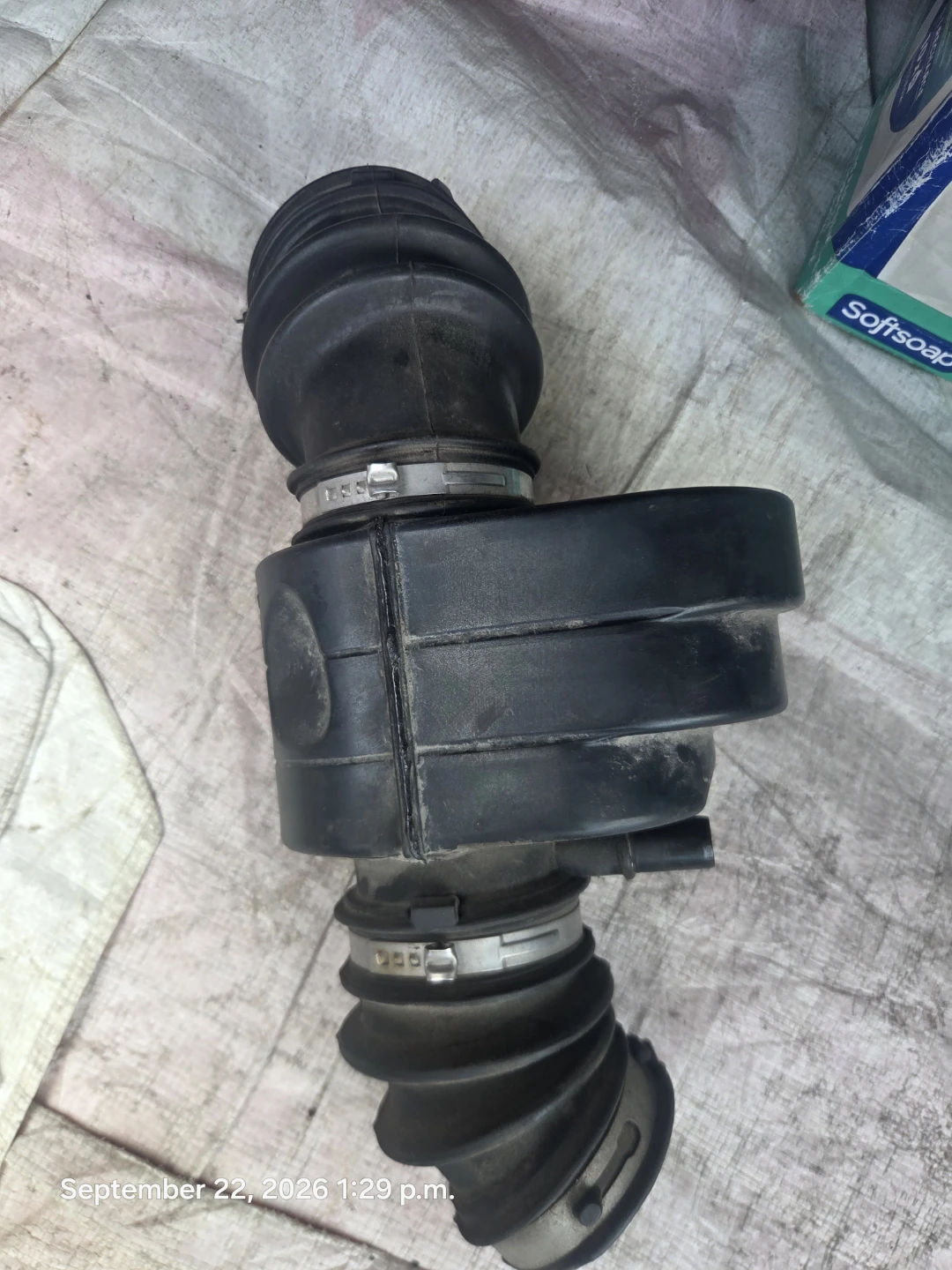 2016 Buick Regal 2.0 turbo hose 22970027 outlet duct - photo 2
