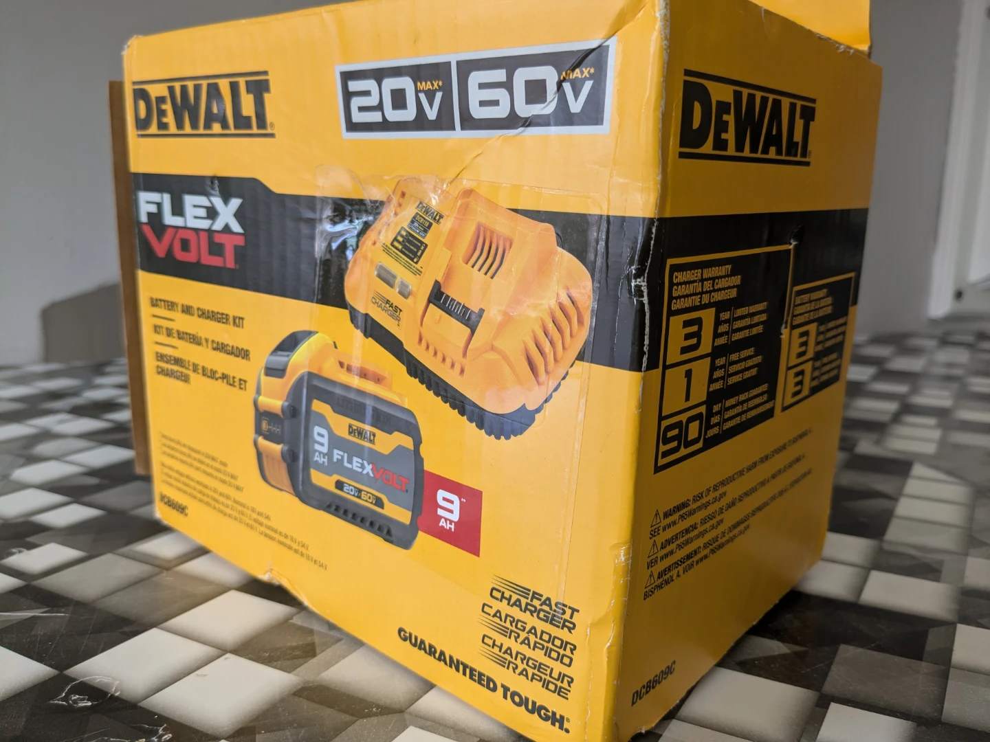 20-60V Max DeWalt 9AH FLEXVOLT Fast Charging Starter Kit