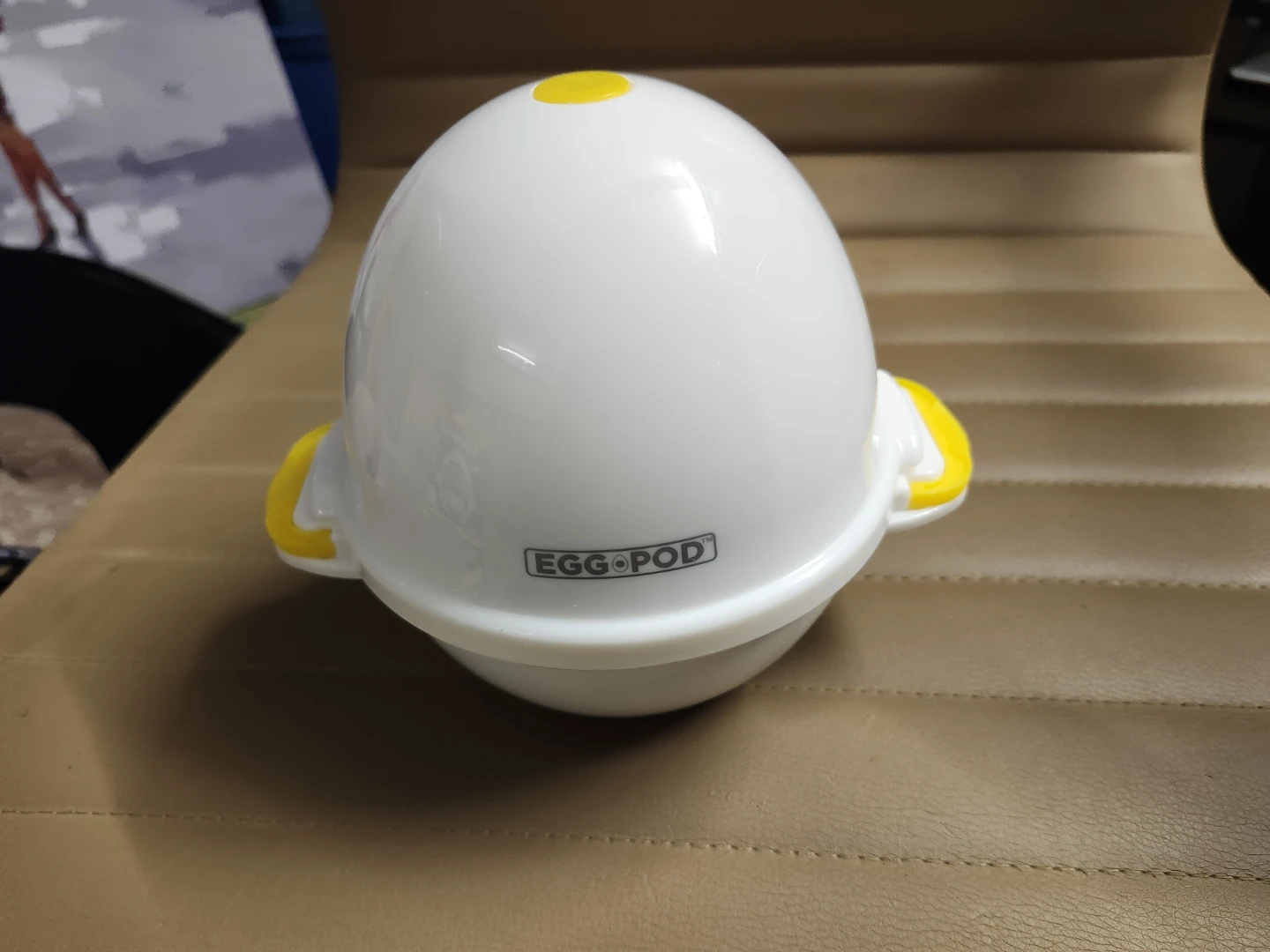 Egg-Pod Microwave Egg Cooker - photo 2