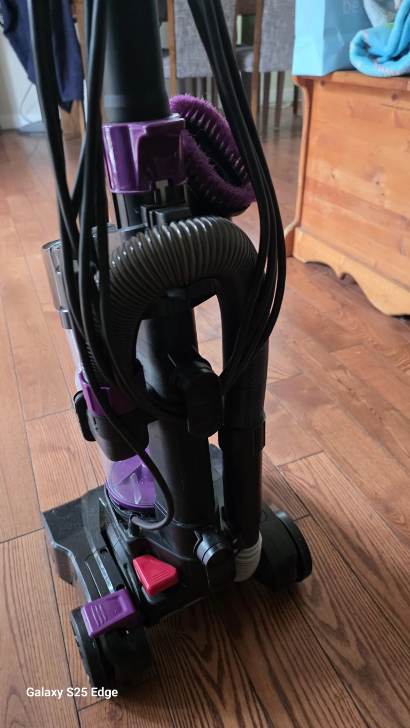 Bissell PowerForce Compact Vacuum - photo 3