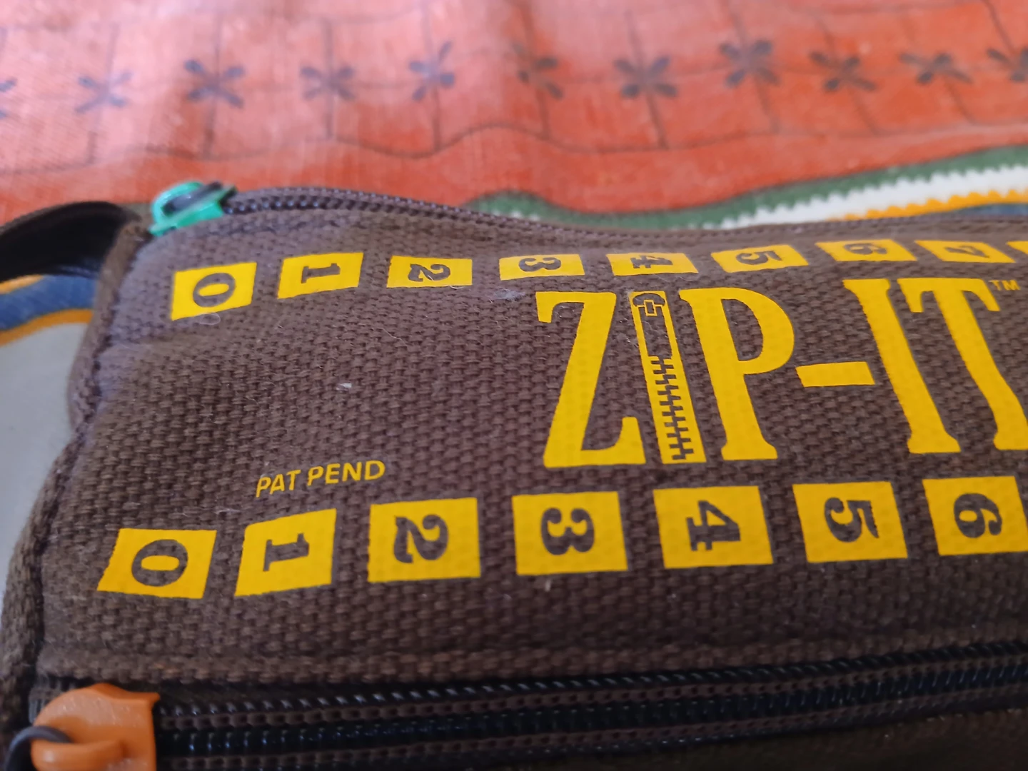 ZIP-IT 2-Player Word Game
