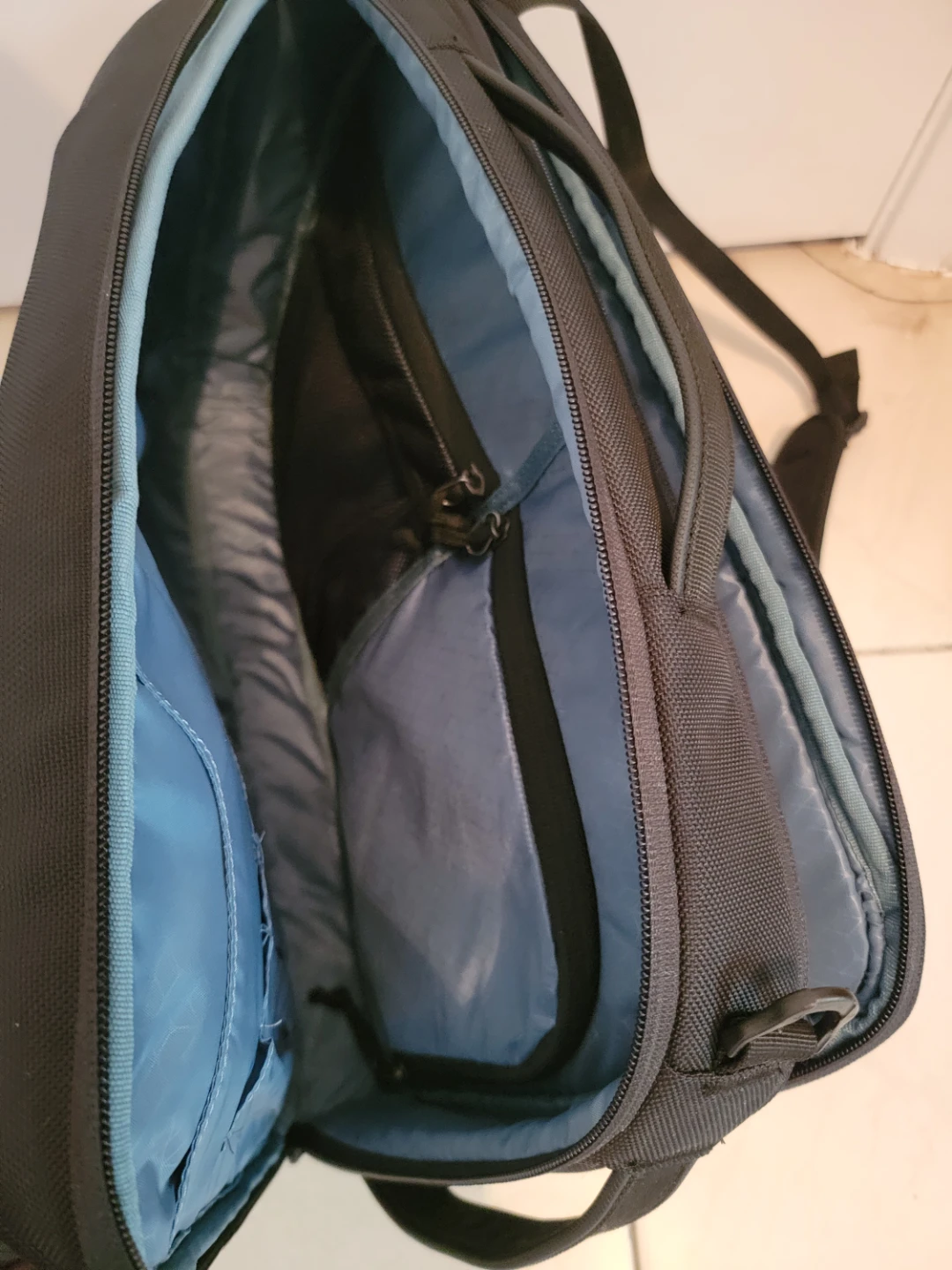 Thule Accent Convertible Backpack 17L Black - photo 3