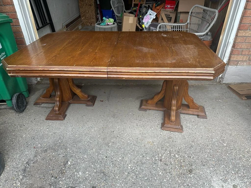 Solid Oak Extendable Dining Table