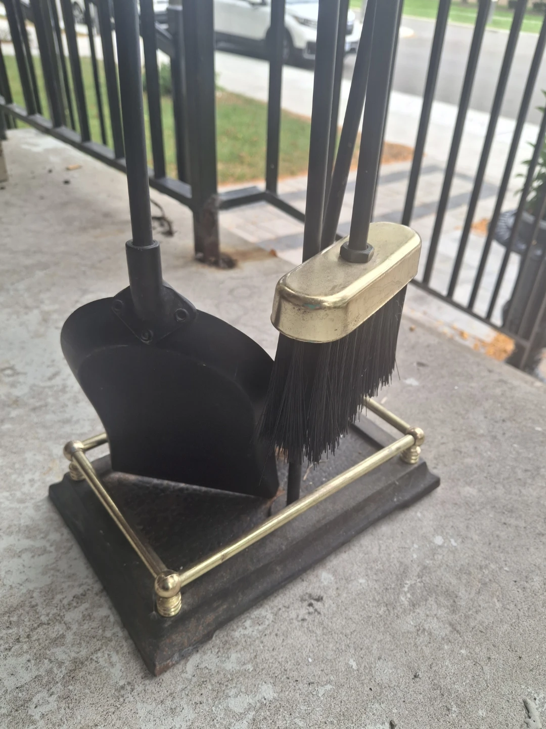 Fireplace Tool Set with Brass Handles - photo 3