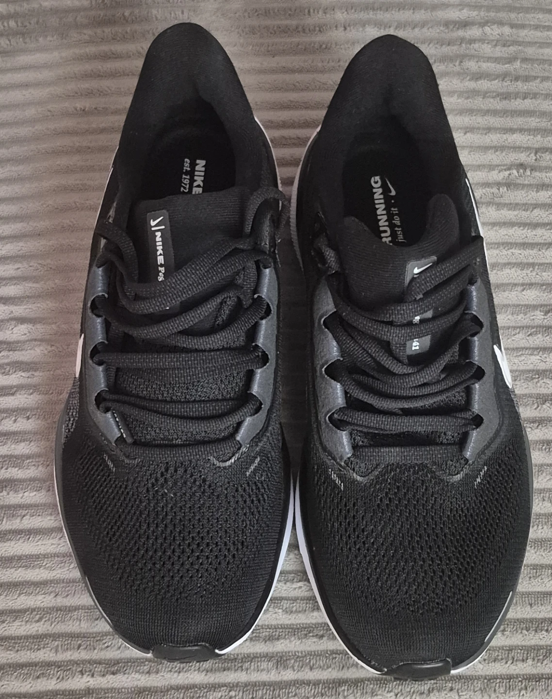BNIB)Nike Size 7 Air Zoom Pegasus 41Wmns Running Shoes - Black