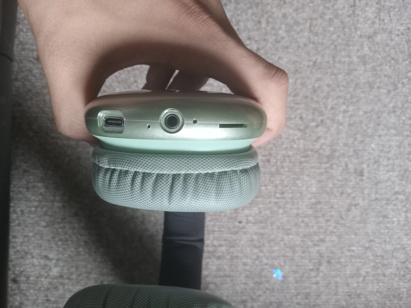 Light Green Wireless Over-Ear Headphones - photo 3
