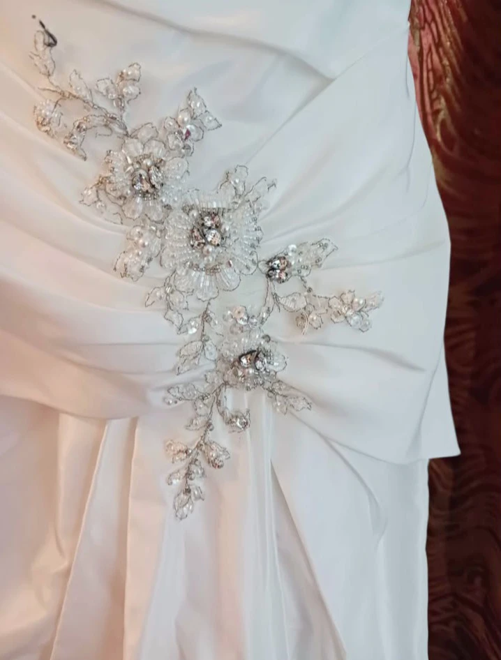 Size 10 - Maggie Sottero Classic Wedding Dress - photo 4
