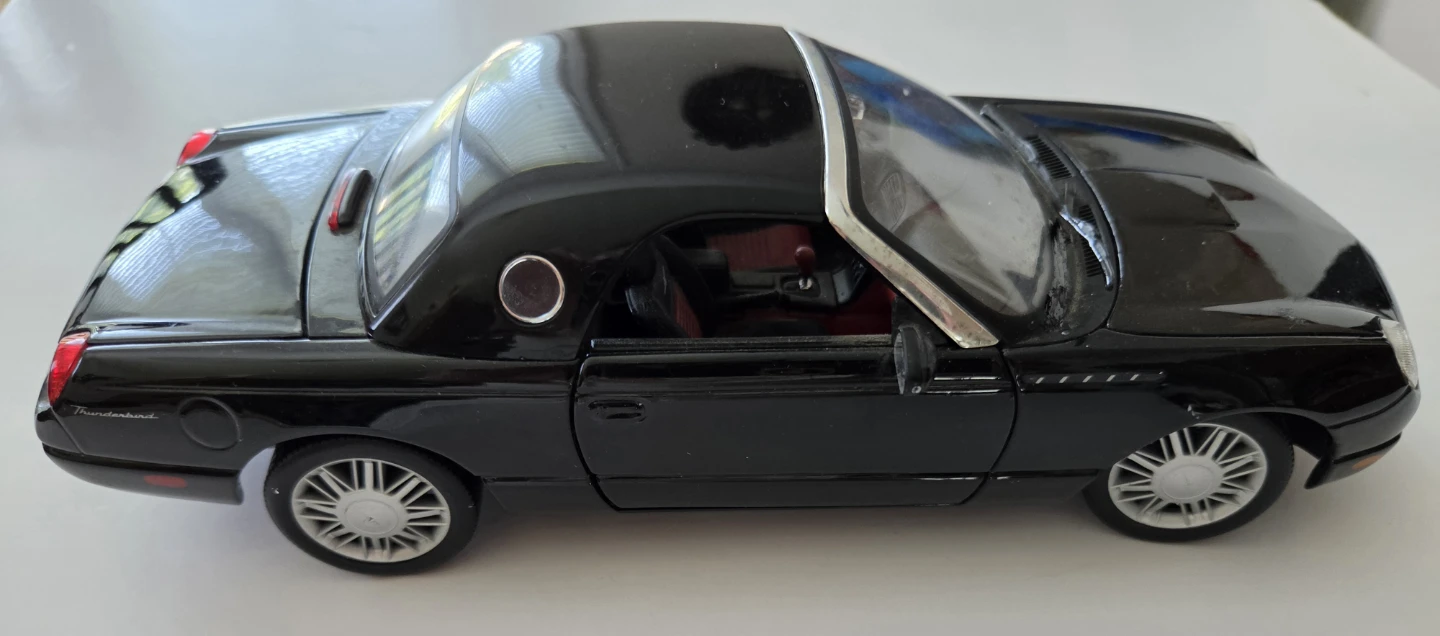 Ford Thunderbird Die-Cast Model Car - photo 3