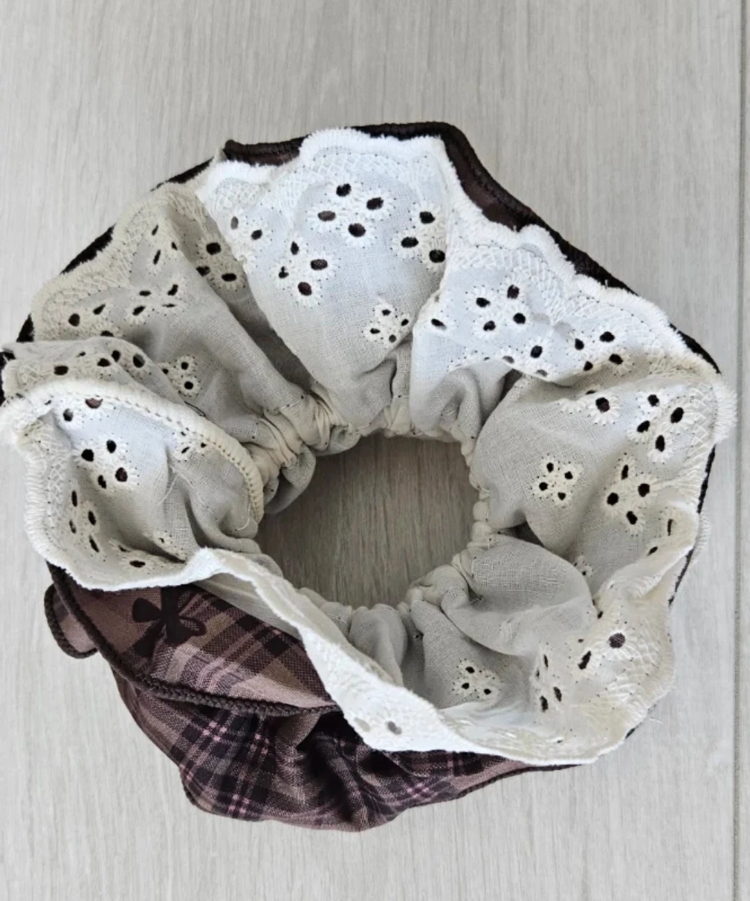 Brown Plaid and White Eyelet Lace Scrunchie - photo 3