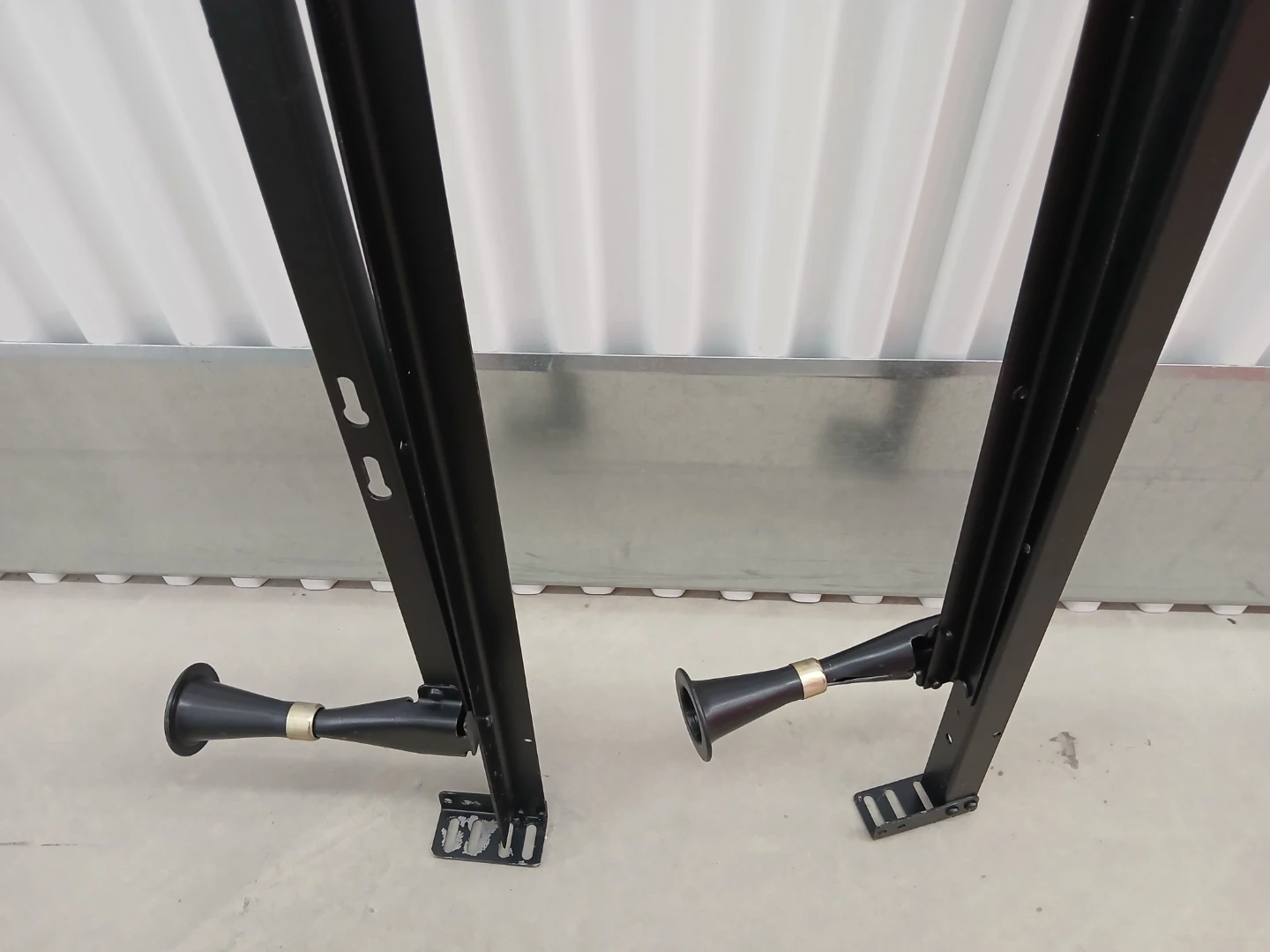 Metal Bed Frame Side Rails TWIN size - photo 2