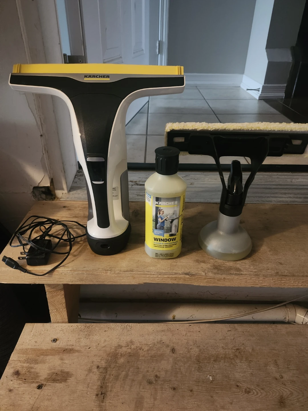Kärcher Window Vac with Cleaning Concentrate