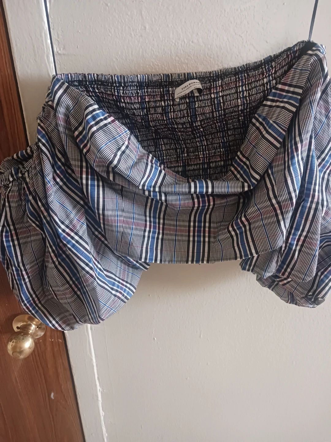 🏈 Zara Woman Plaid Off-the-Shoulder Top