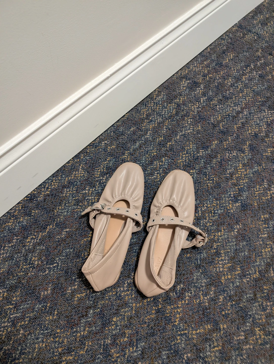 Old Navy Women's Faux-Leather Mary-Jane Scrunch Ballet Flats