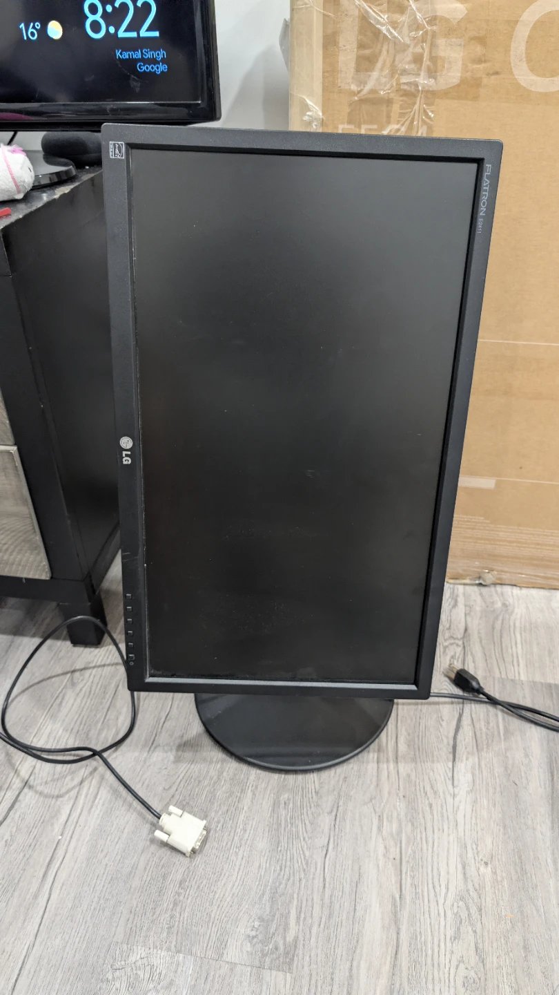 LG Flatron E2411PU Monitor - photo 2