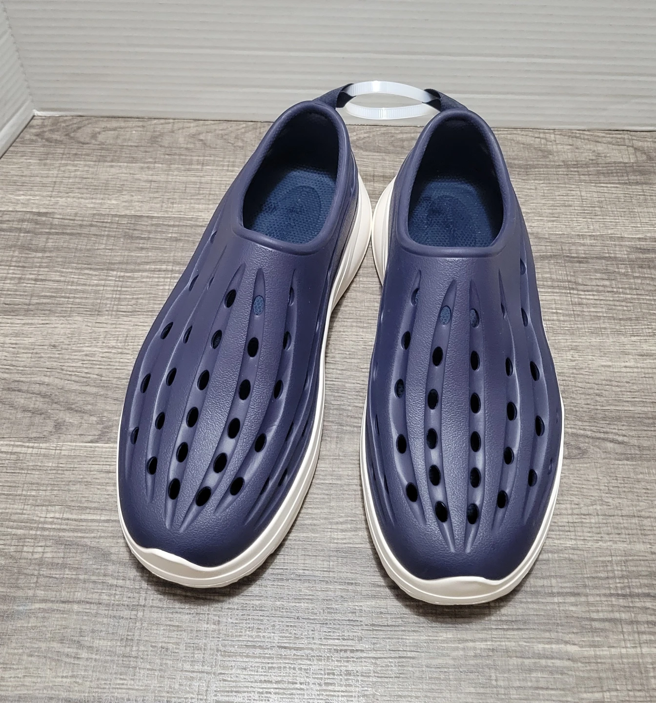 Tommy Copper Slip-On Clogs size 10
