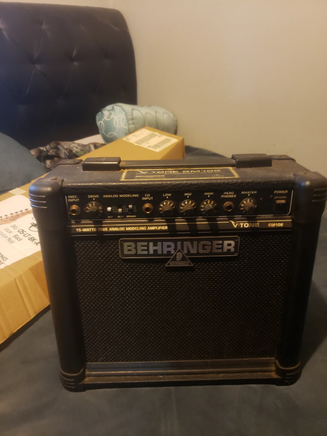 Oscar Schmidt Electric Guitar and Behringer Amplifier - photo 5