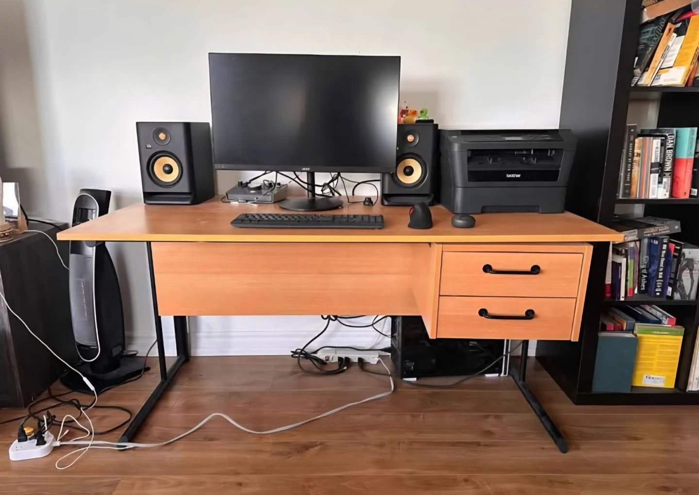 MOVING SALE 🏈 - photo 2