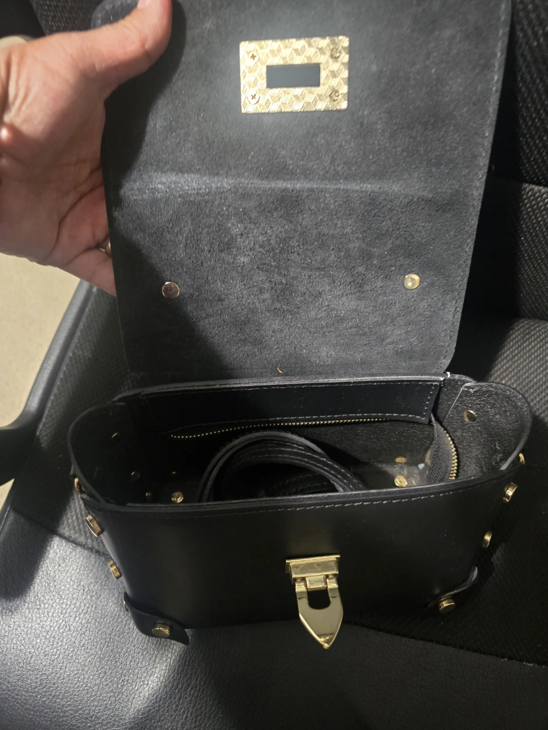 Gold structures Handbag with Gold-Tone Hardware - photo 5
