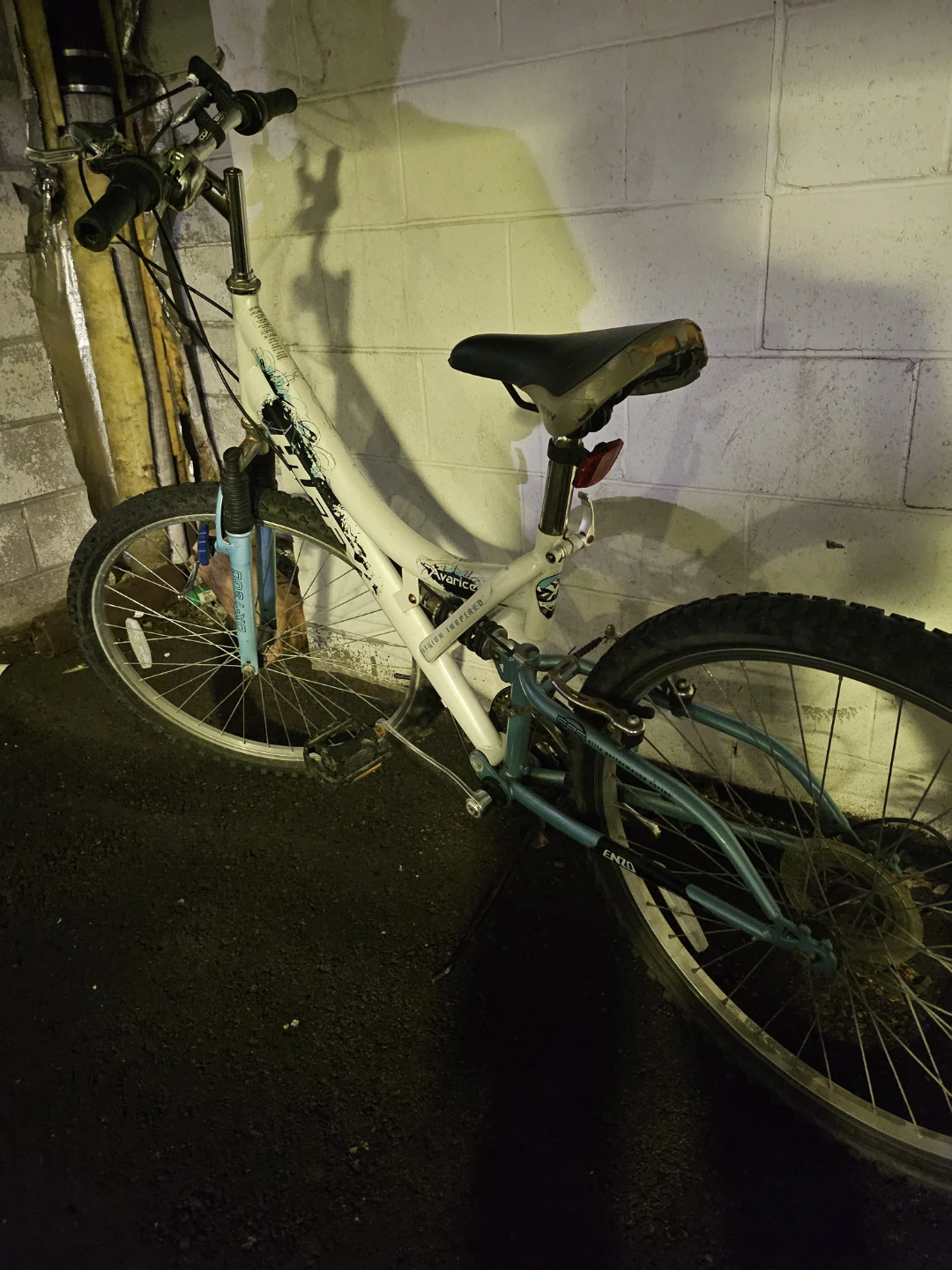 Huffy Avarice Mountain Bike - photo 3