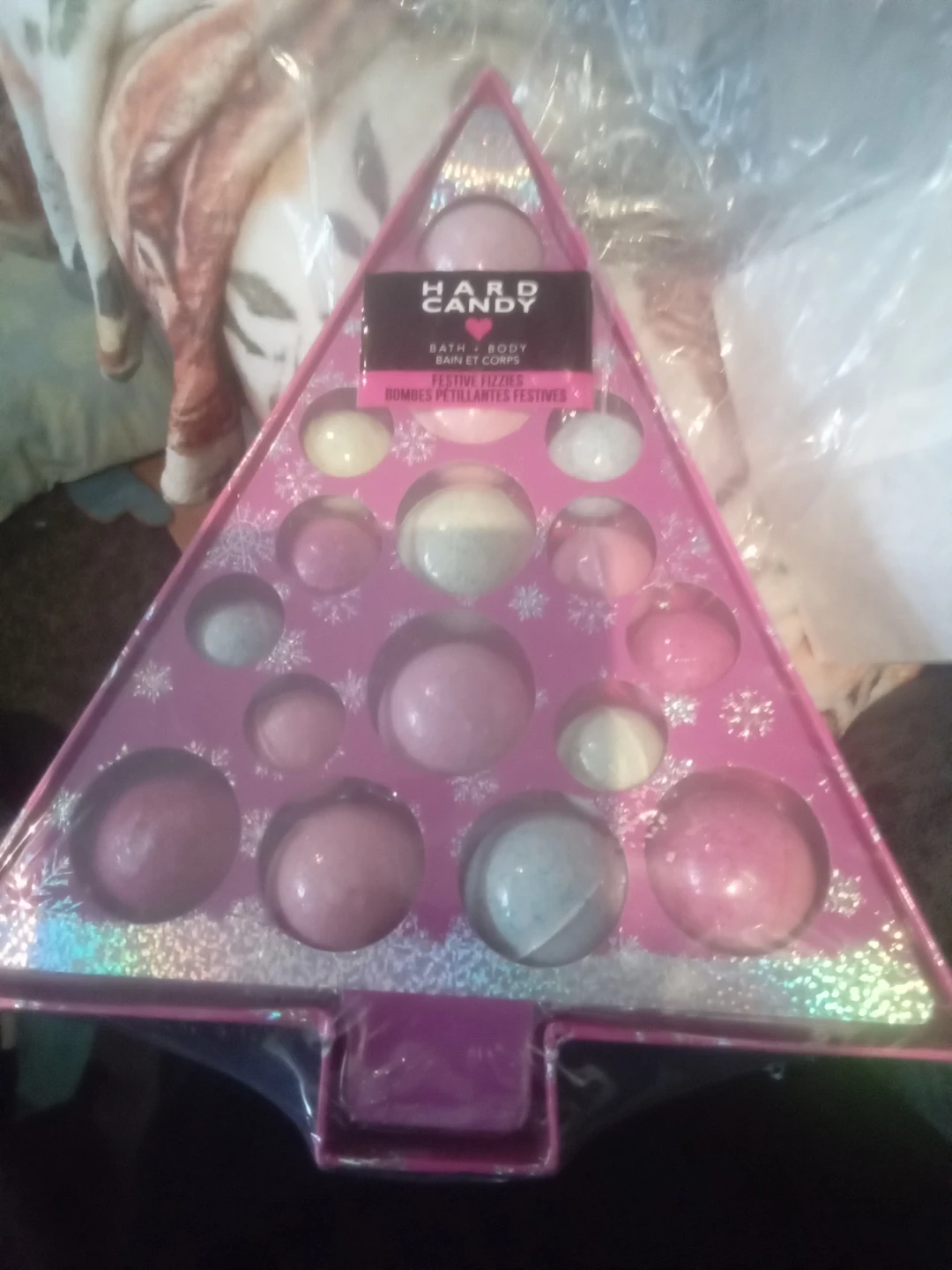Hard Candy Festive Fizzies 16-Piece Bath Set