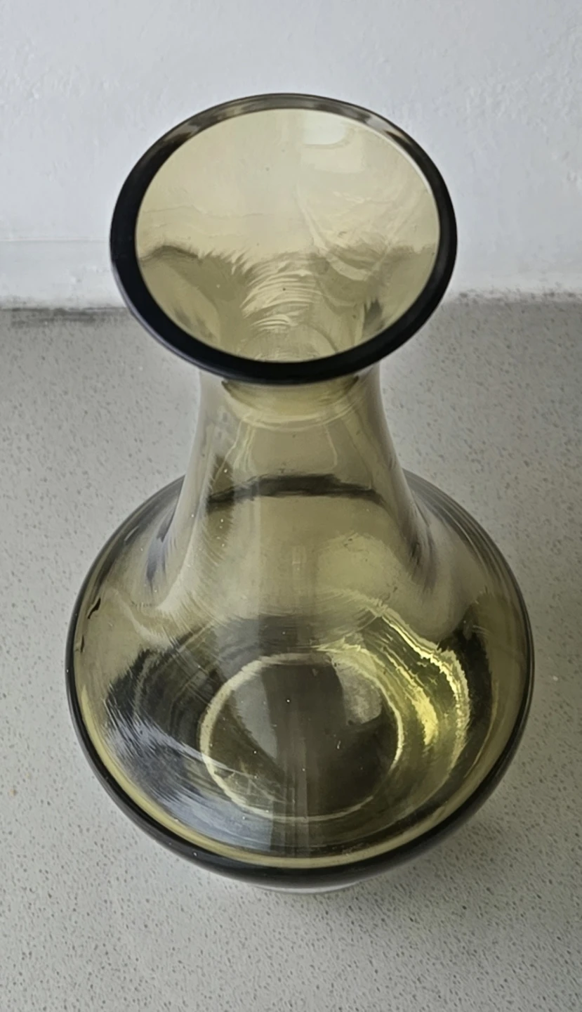 Rare 1960's Tamara Aladin 6" Olive Green Art Glass Vase - photo 3