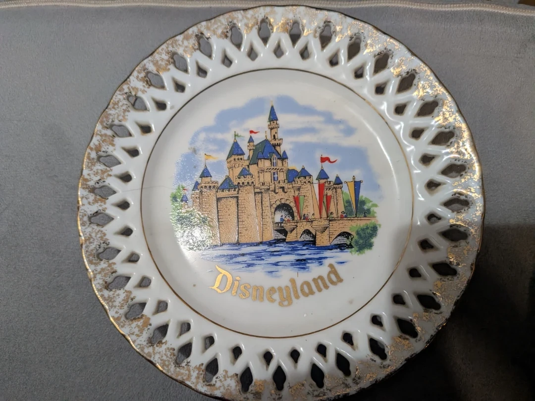 Vintage 1970s Disneyland Decorative Castle Plate