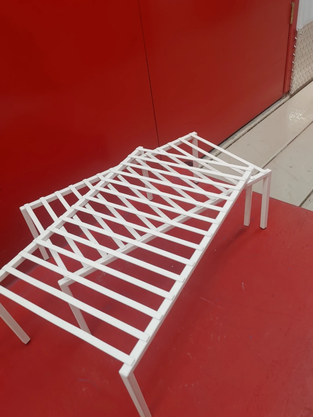 Set of 2 White Wire Shelving Units - photo 4