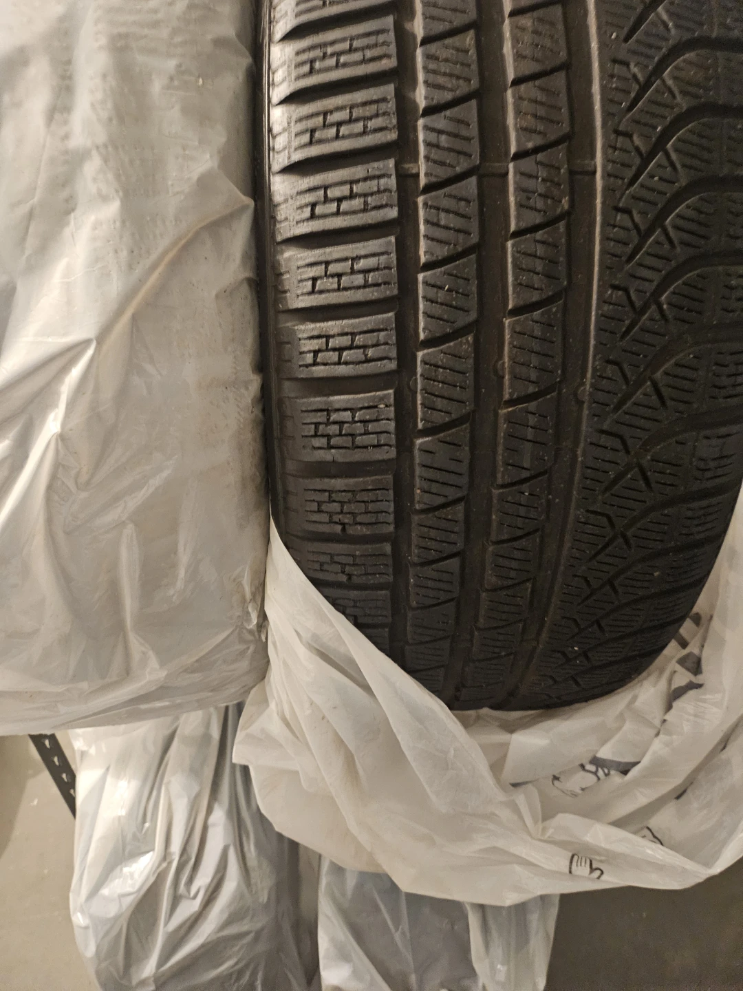 BMW M550i (G31) winter tires. PIRELLI PZERO