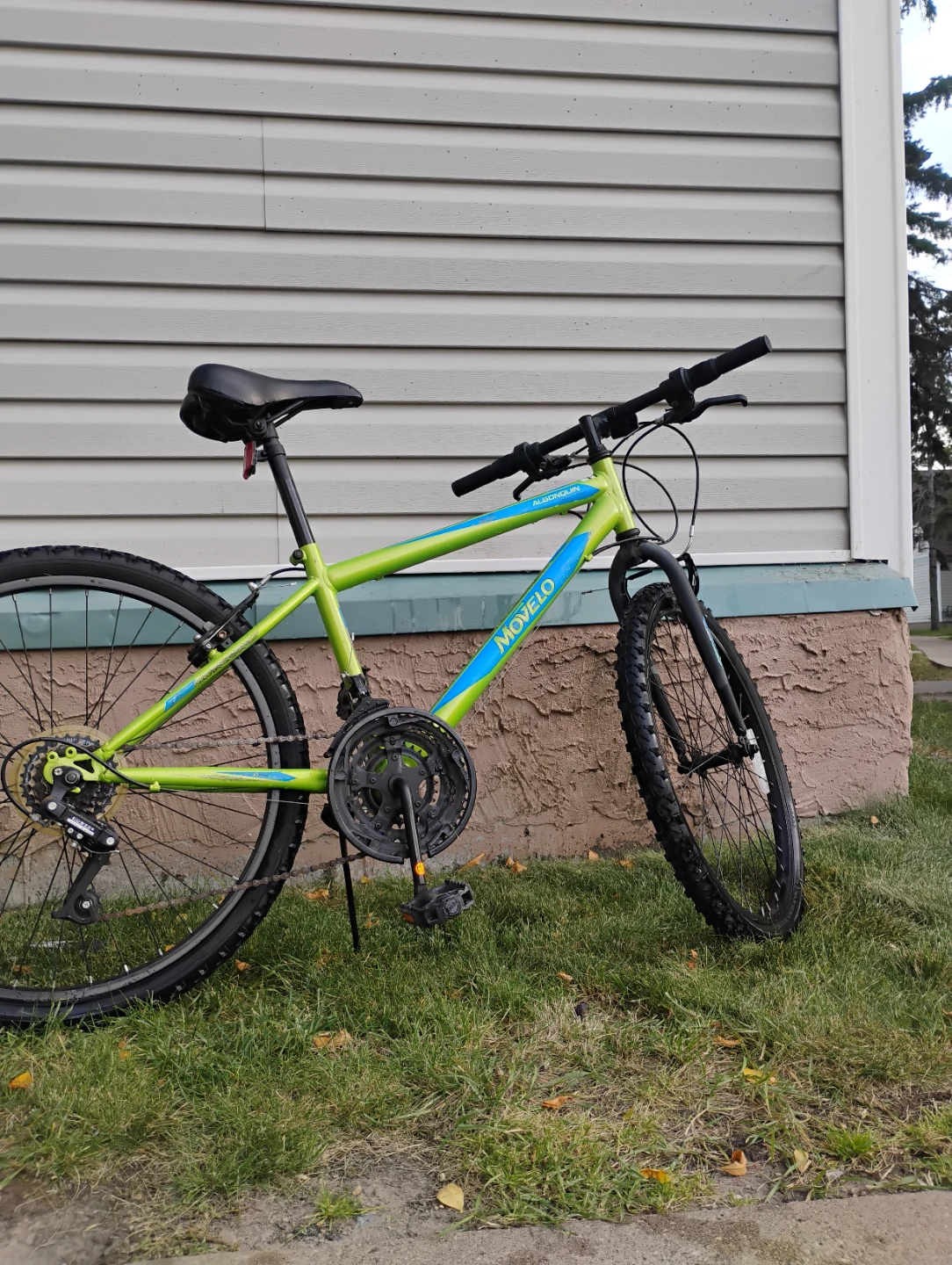 Movelo Mountain Bike in a great condition $75 - photo 2