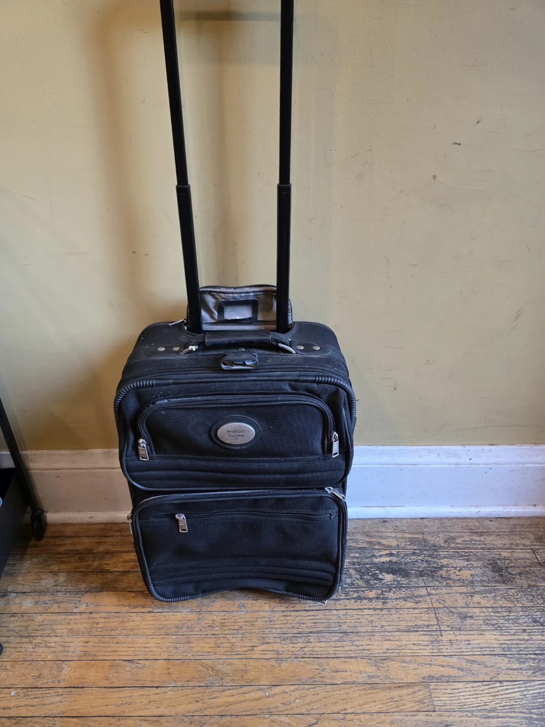 American Tourister Carry-On Luggage - photo 3