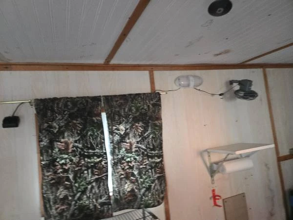 6x8 Mobile Ice Fishing Hut - Trailer with Lowering jacks - photo 4