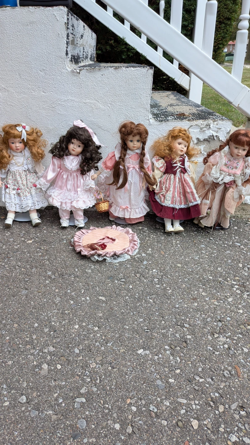 Set of 5 Decorative Porcelain Dolls